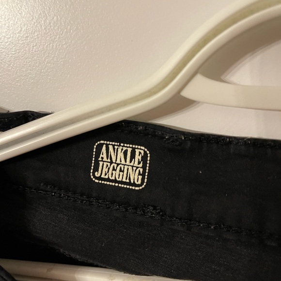 Pant - Picture 2 of 4